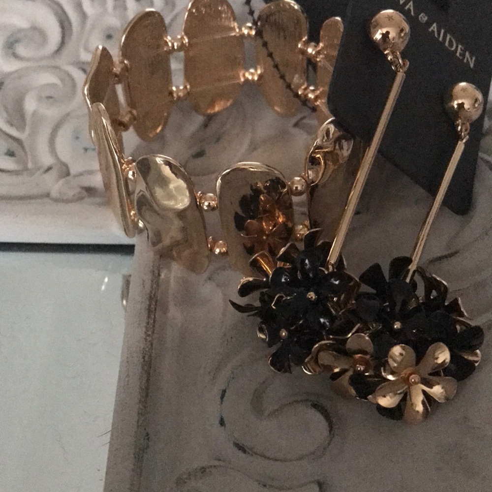 Earrings and bracelet. SALE🌸